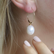 Load image into Gallery viewer, Baroque Freshwater Pearl Hoops