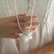 Load image into Gallery viewer, Vintage Cluster Necklace